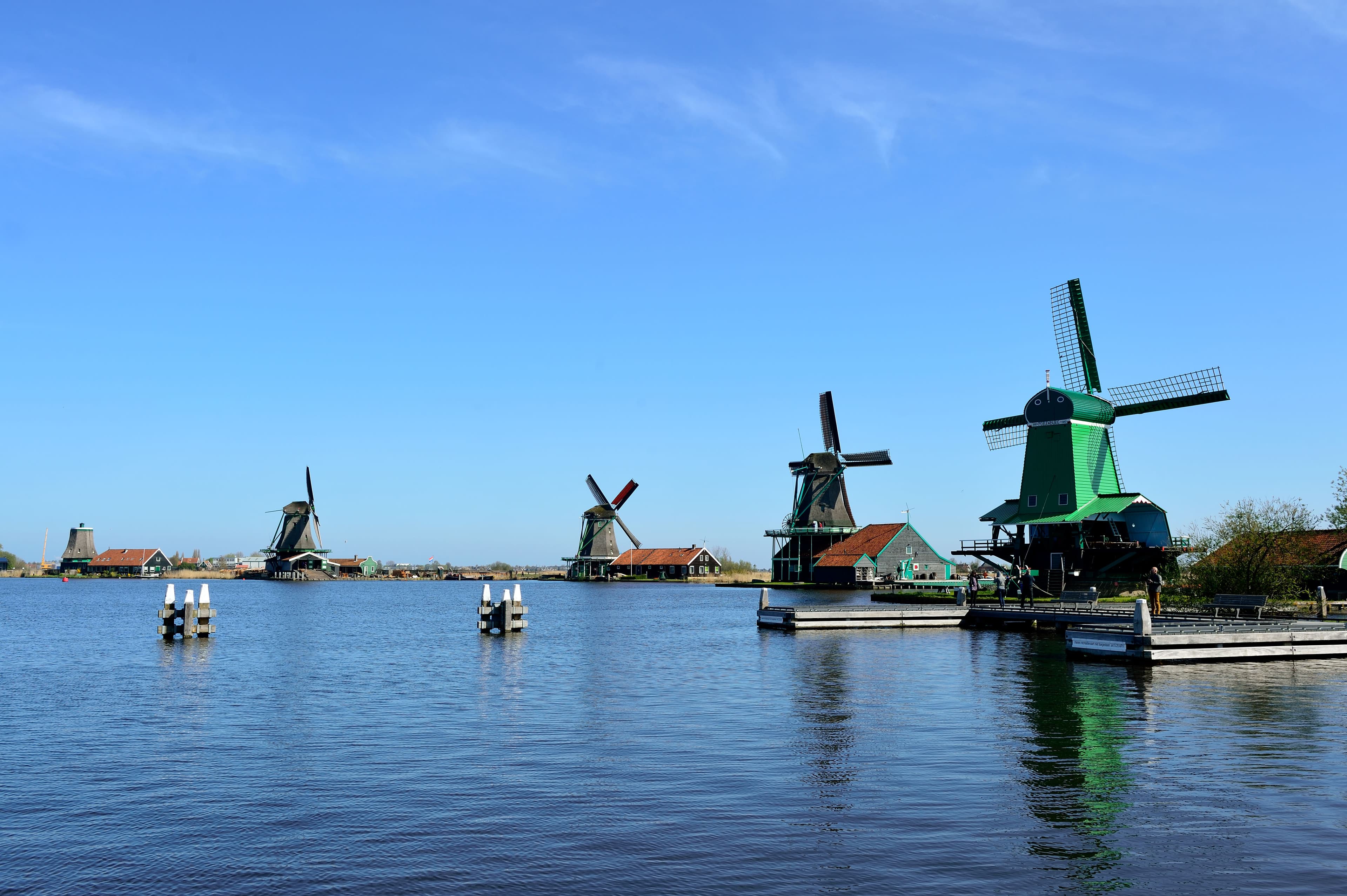 Zaanse Schans molenpanorama vanaf Zaan