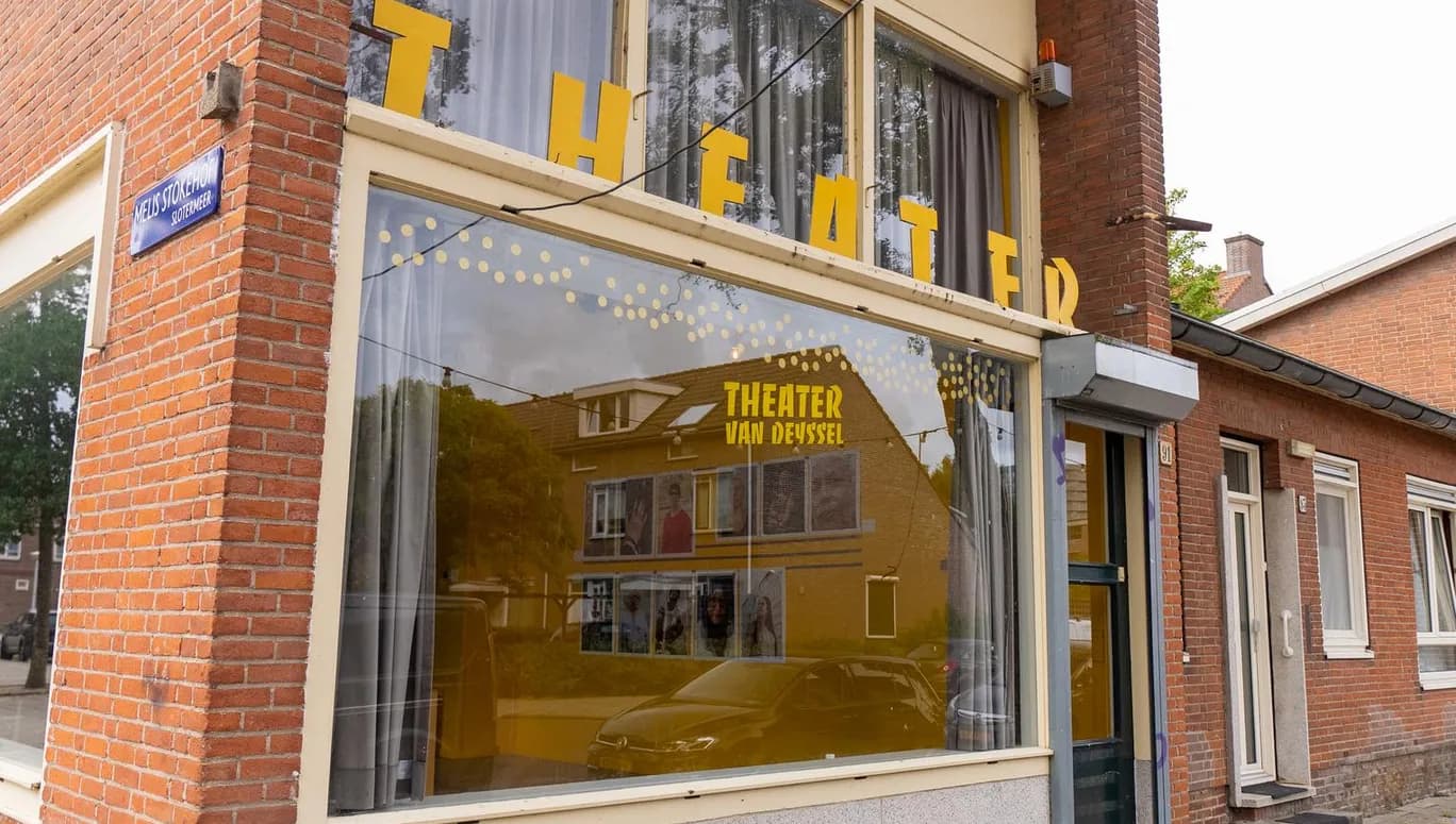 Van Deysselstraat, small Deyssel movie theater, exterior