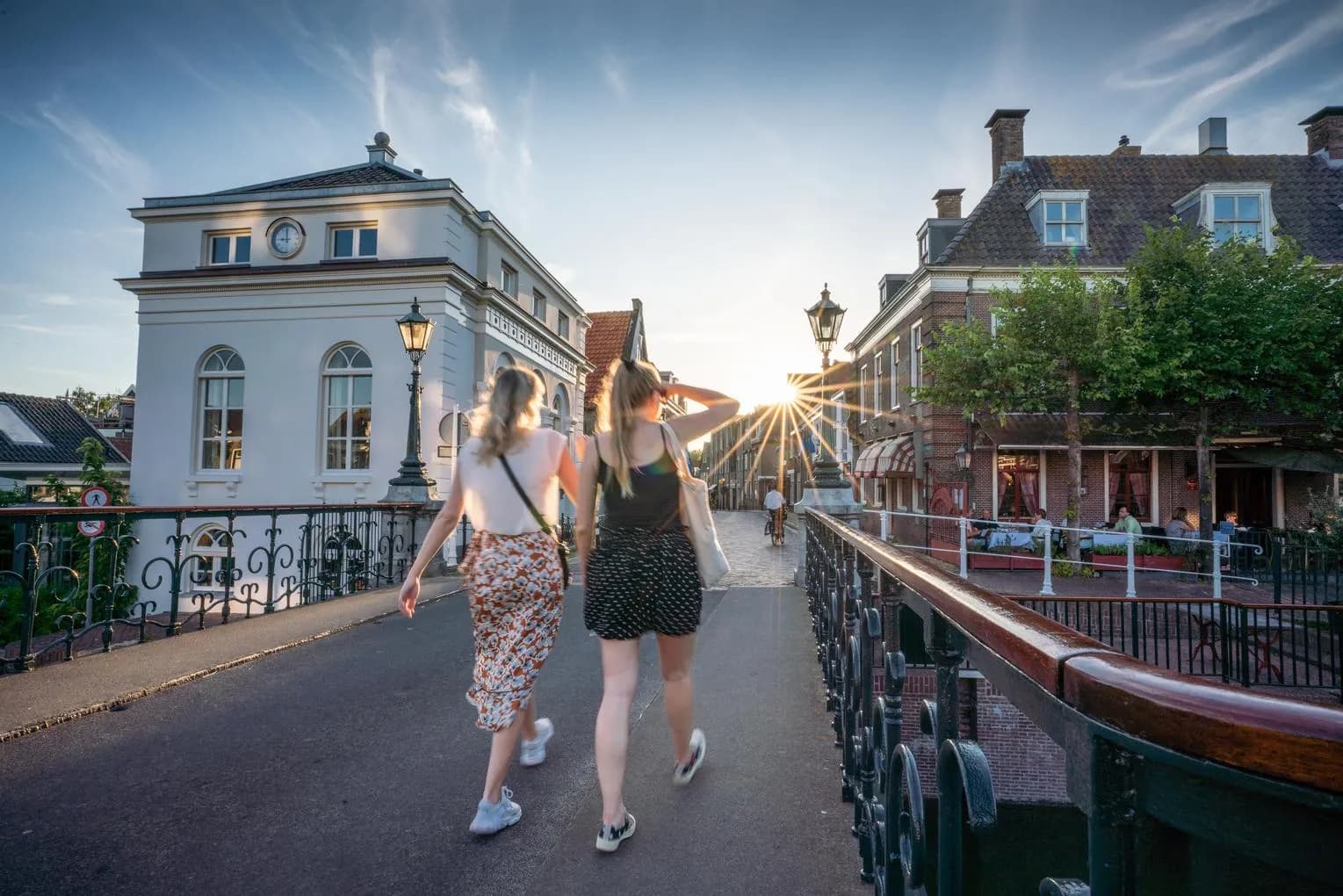 Women walking at the Muiden center
