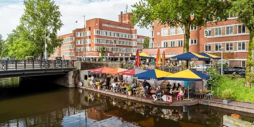 Terrace of Restaurant De Neef van Fred at Admiralengracht.