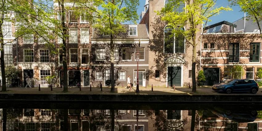 Dam Square / Oudezijds Achterburgwal