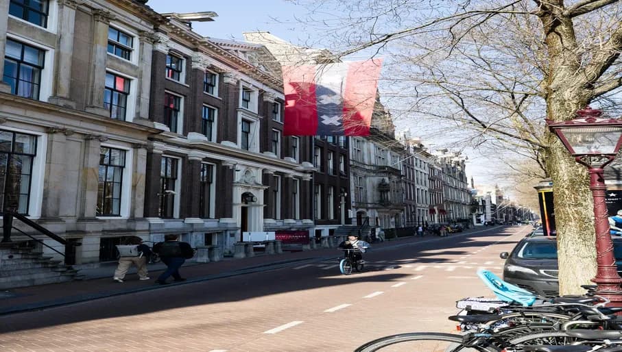 Grachtenmuseum street in spring
