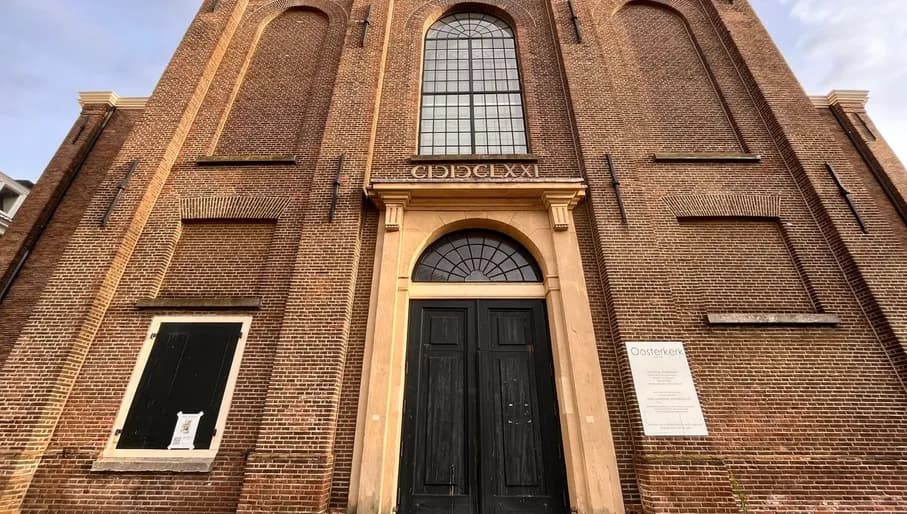 Oosterkerk exterior.