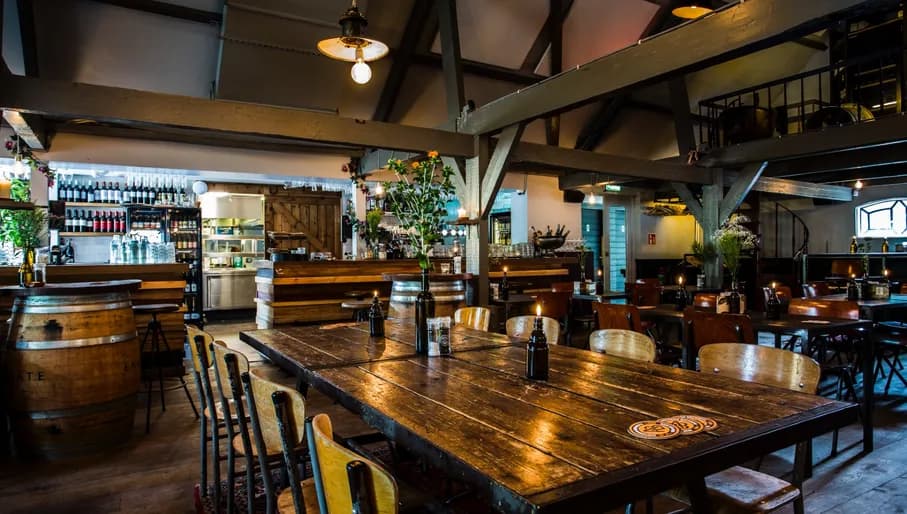 Vergulden Eenhoorn restaurant interior