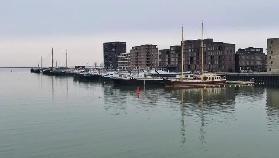Docked boats at the IJburg-Lake