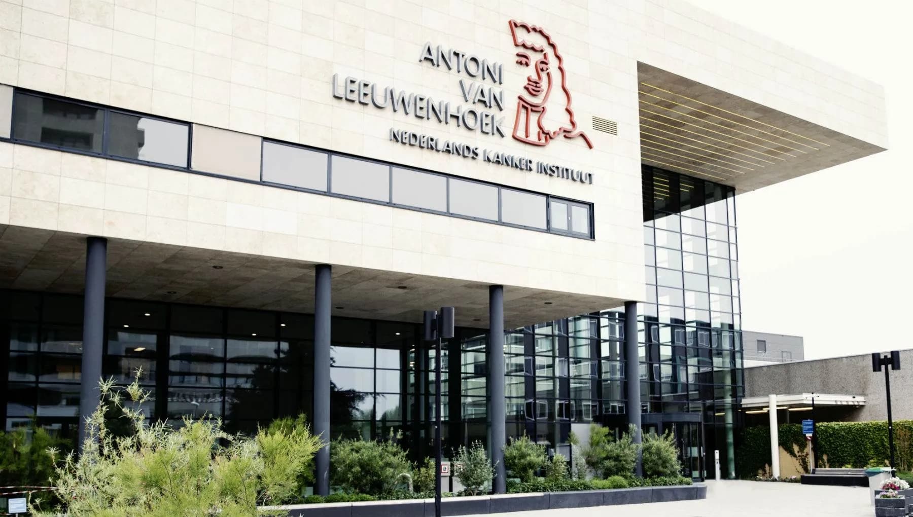 in partnership with Antoni van Leeuwenhoek Hospital