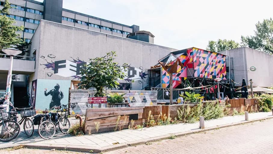 Radion nightclub exterior graffiti