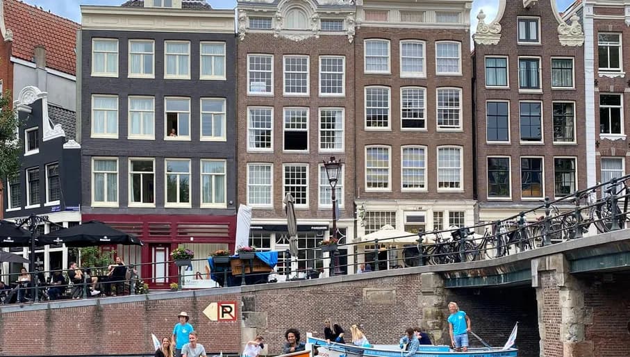 Go sightseeing on a boat, while fishing for plastic