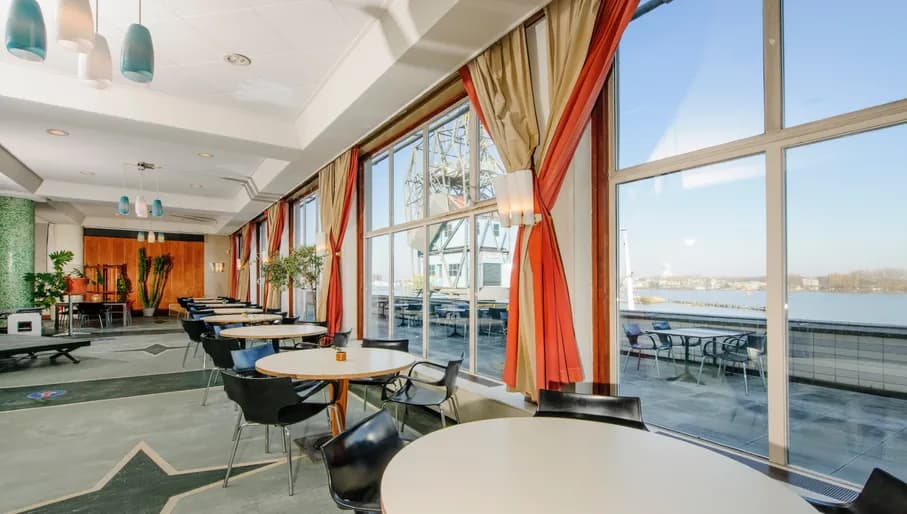 Kompaszaal café & event venue interior