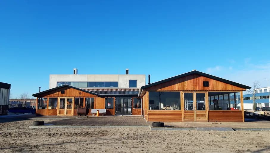 Outside the De Verbroederij