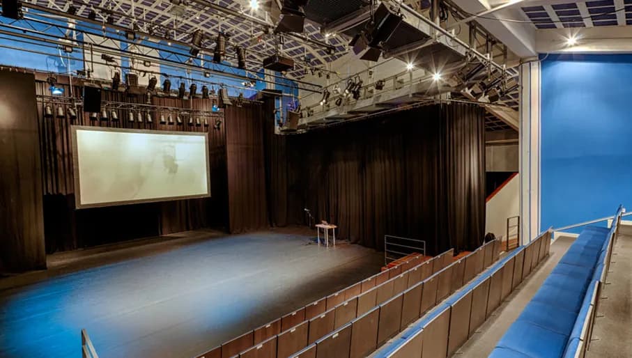 Podium Mozaiek Mozaïek Theater inside