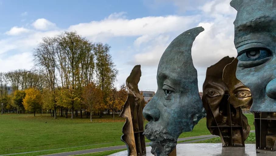The Nelson Mandela Memorial in the Nelson Mandelapark.