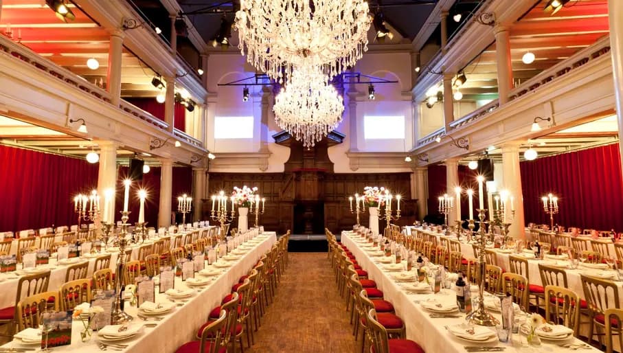 Dining hall at De Rode Hoed on Keizersgracht group dining