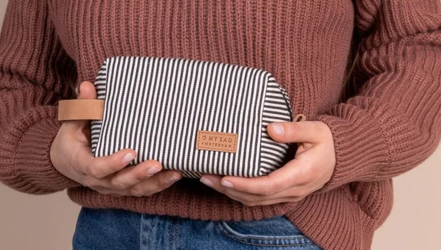 Model Images Shopify
O My Bag ted travel case small