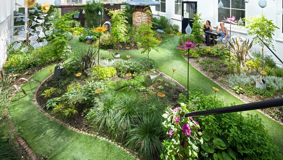 Droog restaurant / gallery / venue the garden